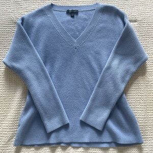 Ann Taylor Light Blue V-neck Sweater Size M